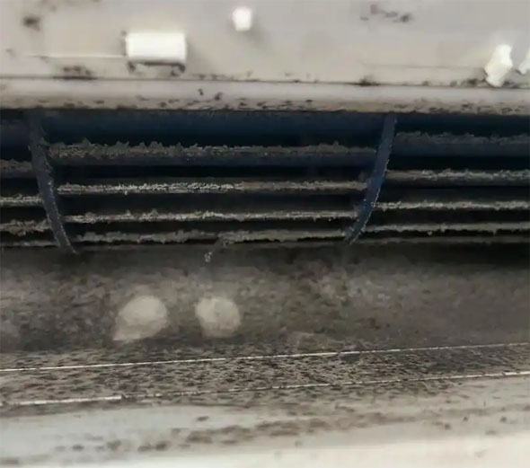 黄龙空调吹的风有股烧焦味是怎么回事